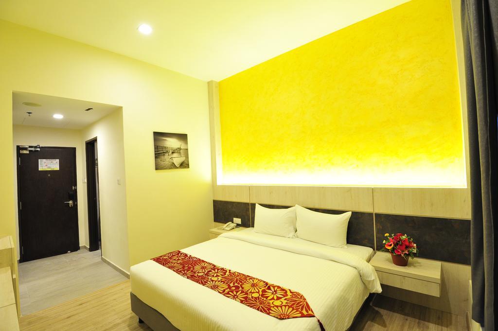 Marvelux Hotel Malacca Exterior photo