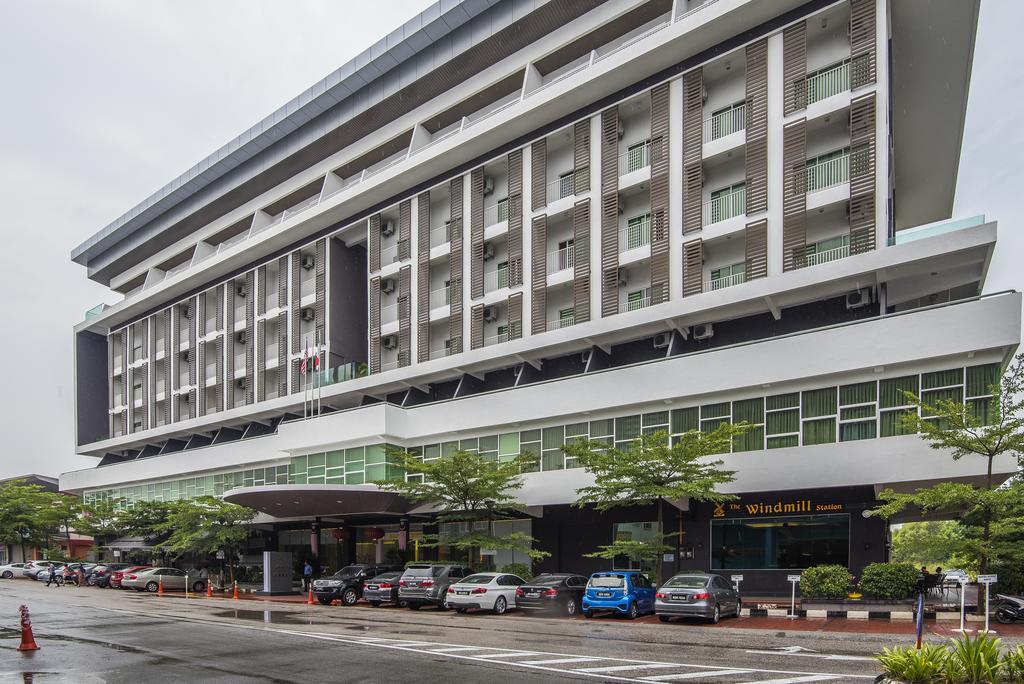 Marvelux Hotel Malacca Exterior photo